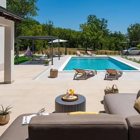 Vila New! Aria Relax - Your Private Oasis In Village