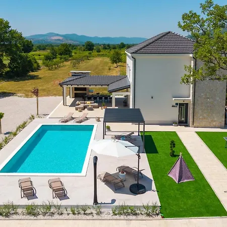 New! Aria Relax - Your Private Oasis In Village Vila Bisko