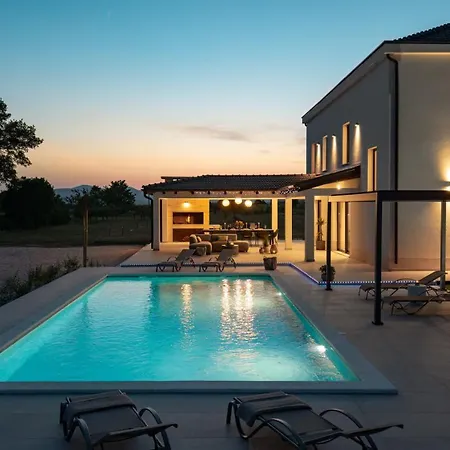 New! Aria Relax - Your Private Oasis In Village