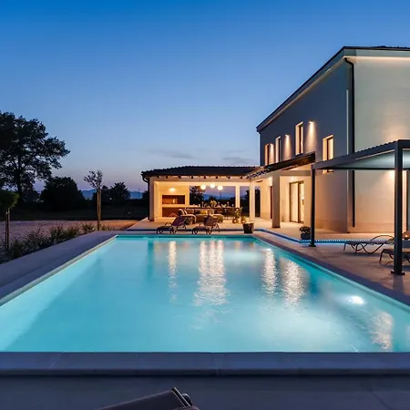 New! Aria Relax - Your Private Oasis In Village Vila Bisko