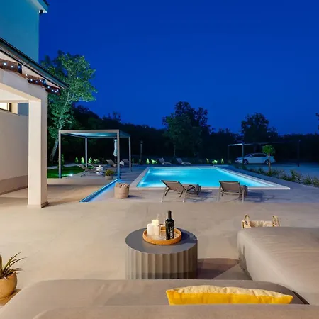 New! Aria Relax - Your Private Oasis In Village