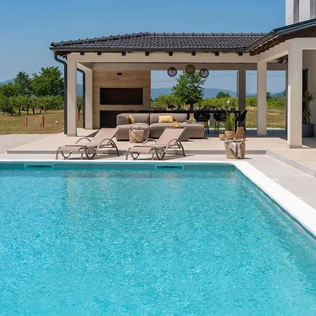 New! Aria Relax - Your Private Oasis In Village